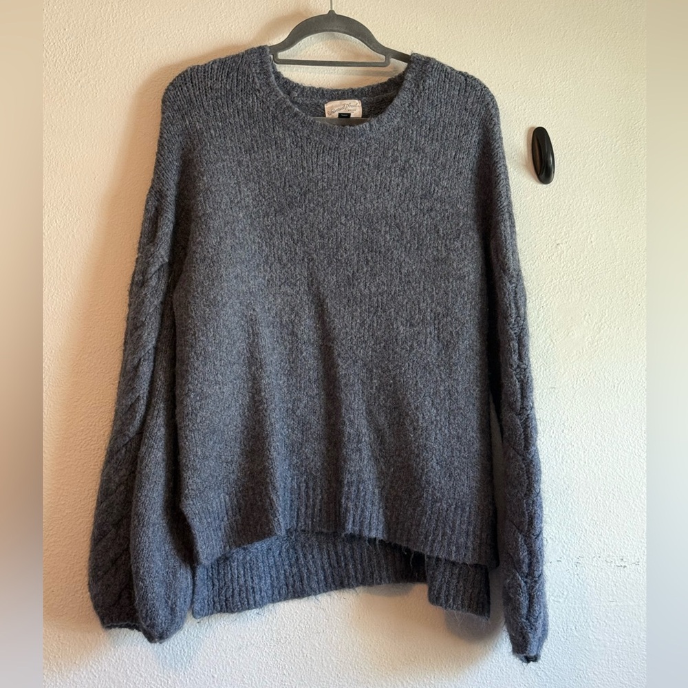 universal thread sweater
